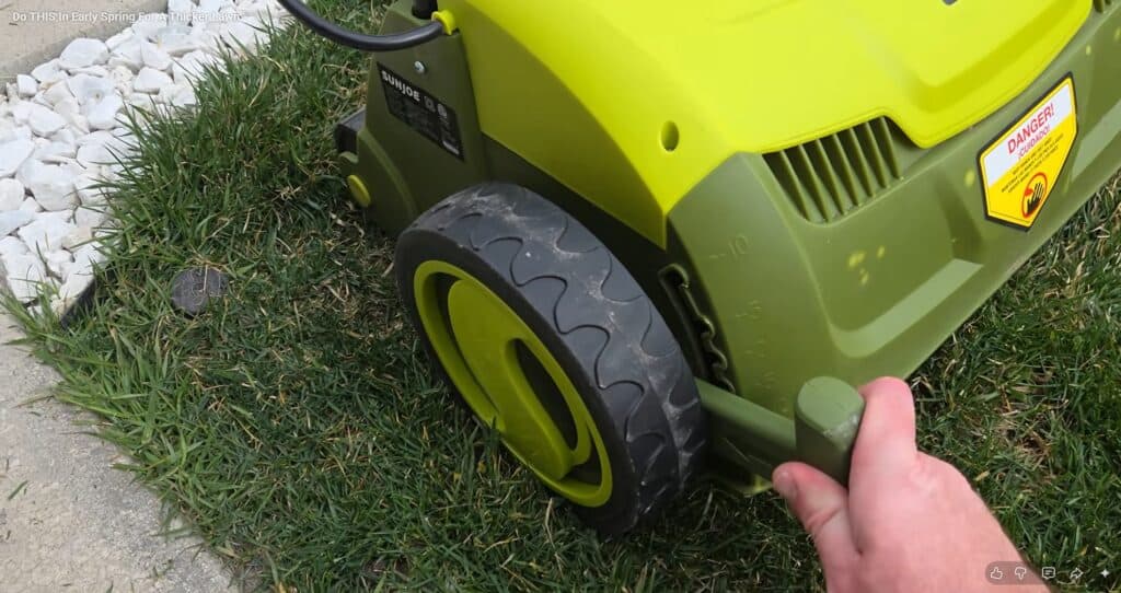 how to scarify your lawn