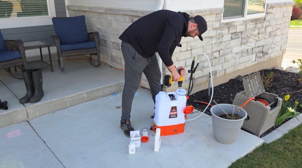 how to mix selective herbicides to kill weeds in lawn