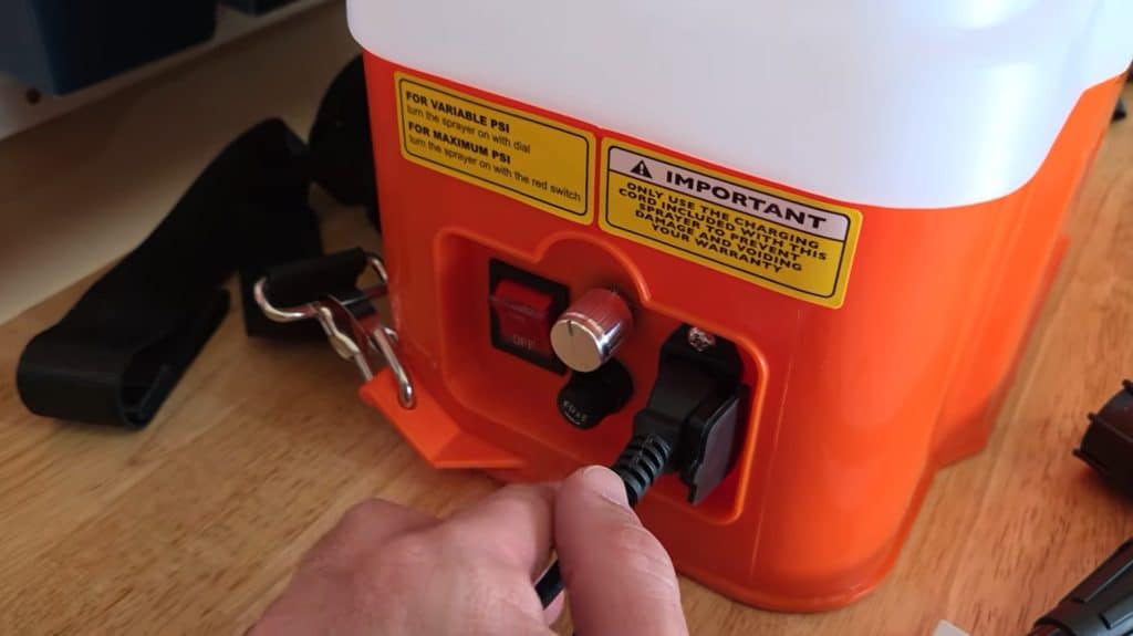 how to adjust the pressure on the petratools hd4000 backpack sprayer